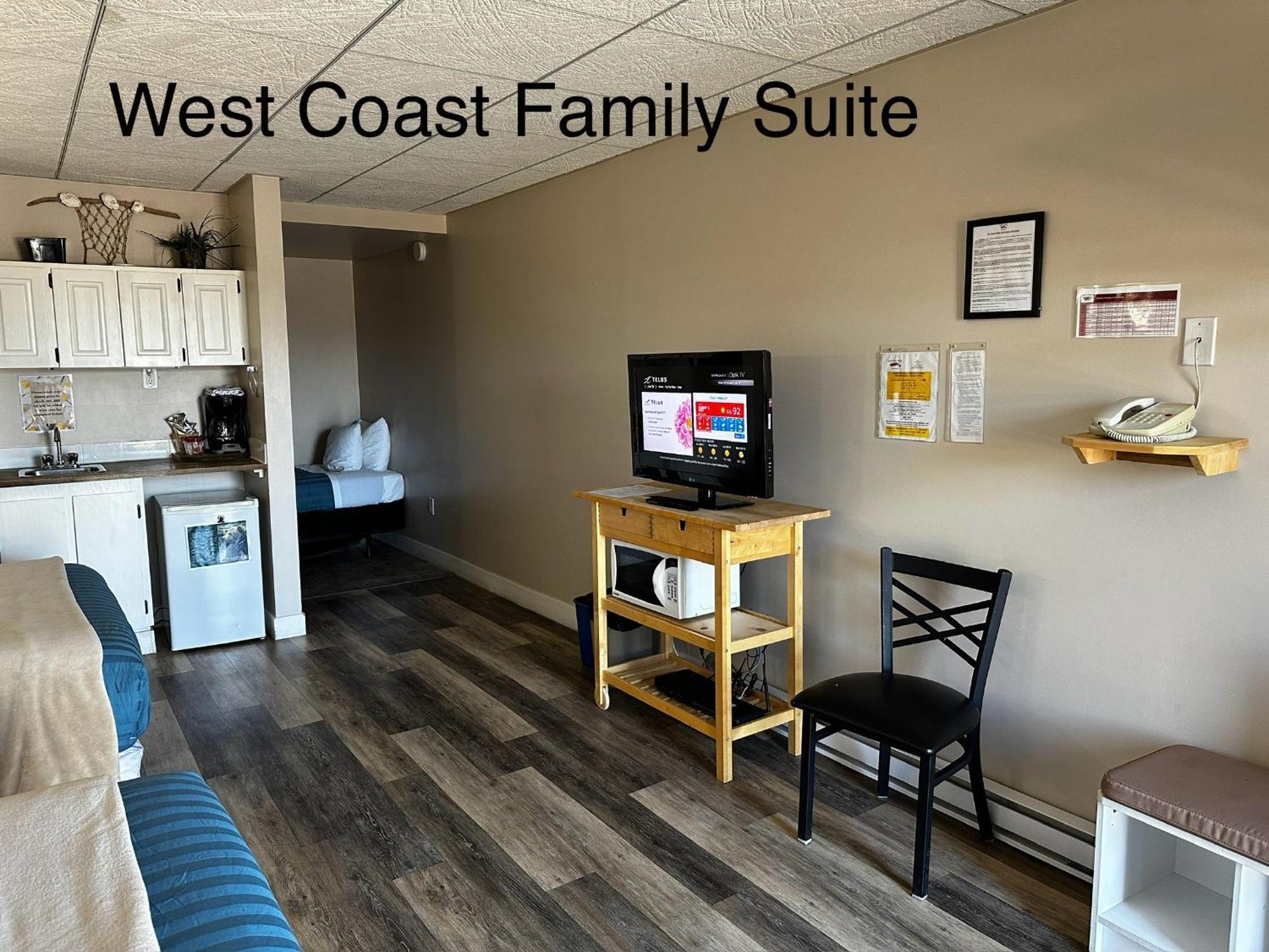 West Coast Motel On The Harbour Ucluelet Exterior photo